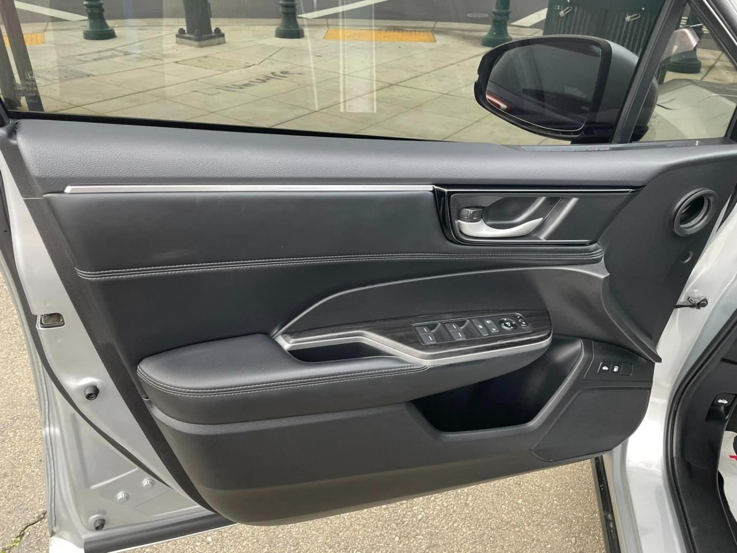 2020 SILVER /GRAY Honda Clarity (JHMZC5F1XLC) , located at 744 E Miner Ave, Stockton, CA, 95202, (209) 944-5770, 37.956863, -121.282082 - PLUS TAXES AND FEES - Photo#5